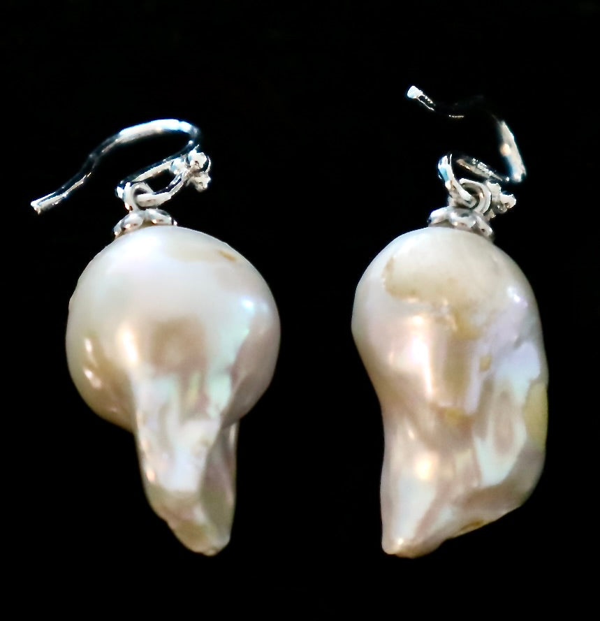 Dancing Pearls